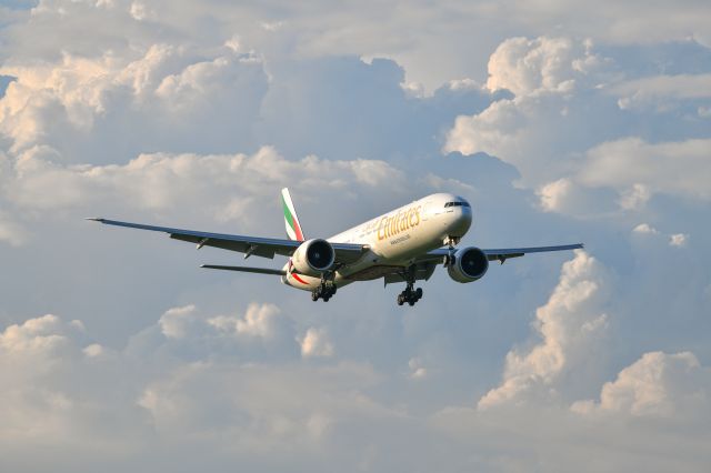 BOEING 777-300ER (A6-EQN) - 2022.7.23br /EK318 DXB→NRT