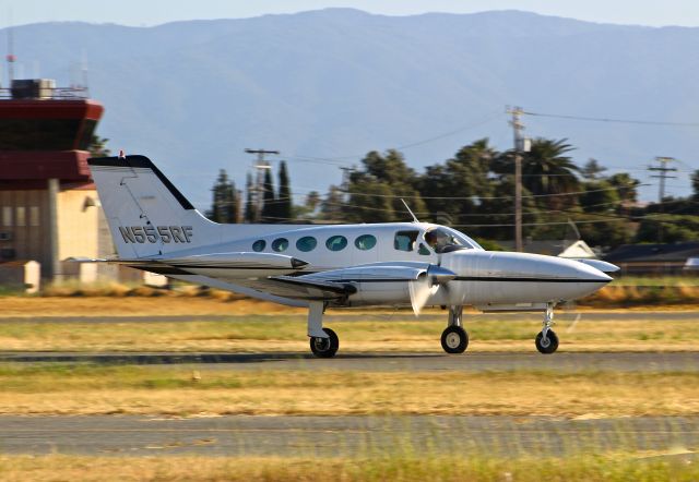Cessna 421 (N555RF)