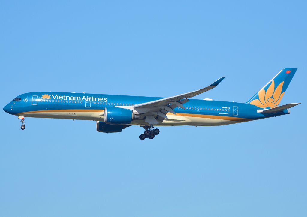 Photo of HVN Airbus A350-900 (VNA-892) - FlightAware