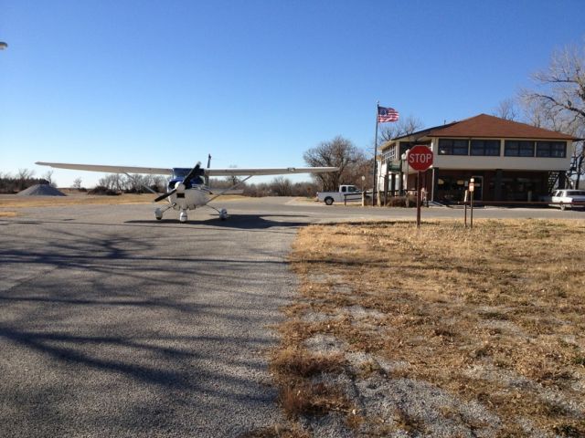 Cessna Skylane (N2044R) - Taxi on city street from runway to hotel.