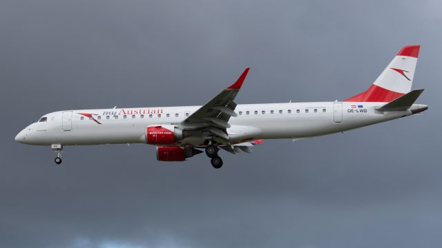 Embraer ERJ-190 (OE-LWD)