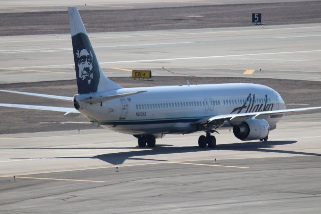 Boeing 737-900 (N320AS)