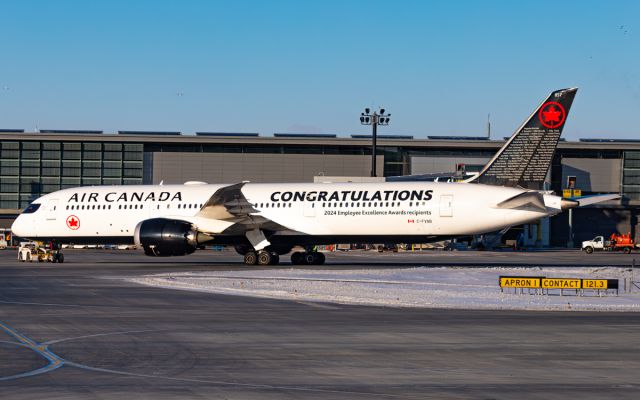 Boeing 787-9 Dreamliner (C-FVNB)