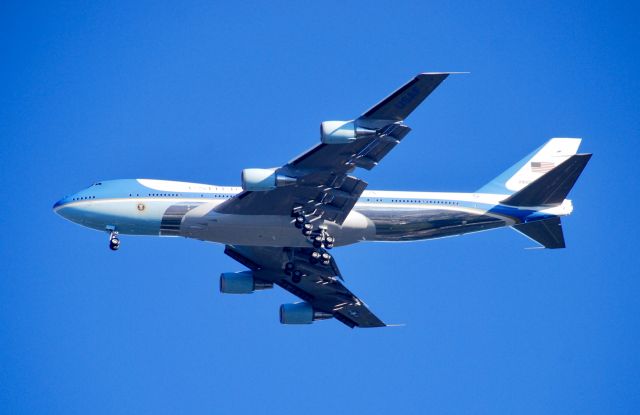 Boeing 747-200 (N29000) - Air Force One with President Trump landing at Greenville-Spartanburg!