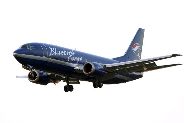 BOEING 737-300 (TF-BBG) - Bluebird Cargo.