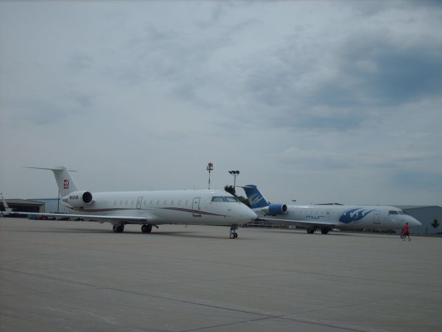 Canadair Regional Jet CRJ-200 (N60GH) - 60GH AND 155MW JULY 2008