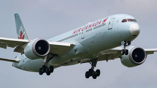 Boeing 787-9 Dreamliner — - Arriving 13R.br /3/27/20