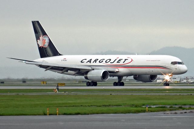 Boeing 757-200 (C-FLAJ)