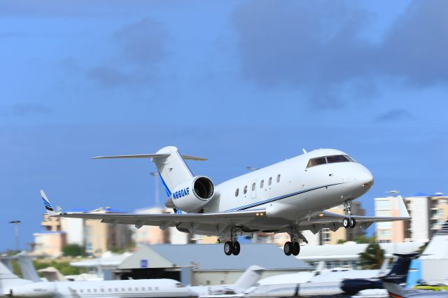 Canadair Challenger (N660AF) - N660AF departing TNCM