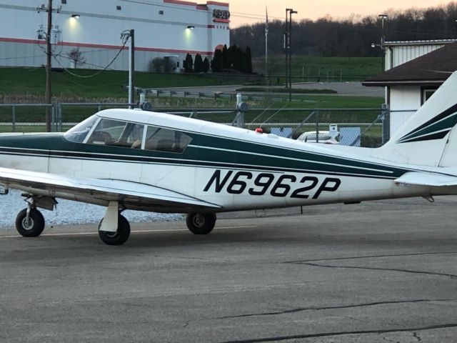 Piper PA-24 Comanche (N6962P)