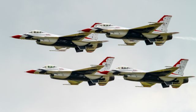 Lockheed F-16 Fighting Falcon —