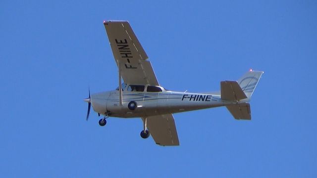Cessna Skyhawk (F-HINE) - Owner: AstonJet - AstonFly