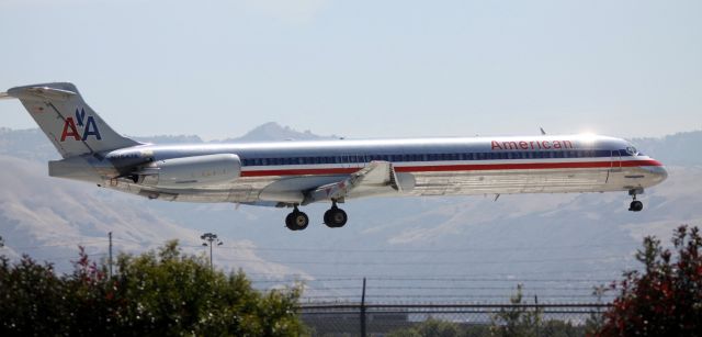 McDonnell Douglas MD-82 (N7547A) - American # 2232, Arrival from KDFW, 12R  06-05-2015