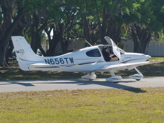 Cirrus SR-22 (N656TW)