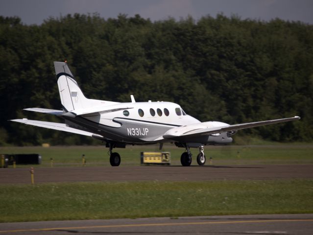 Beechcraft King Air 90 (N331JP) - Take off runway 08.