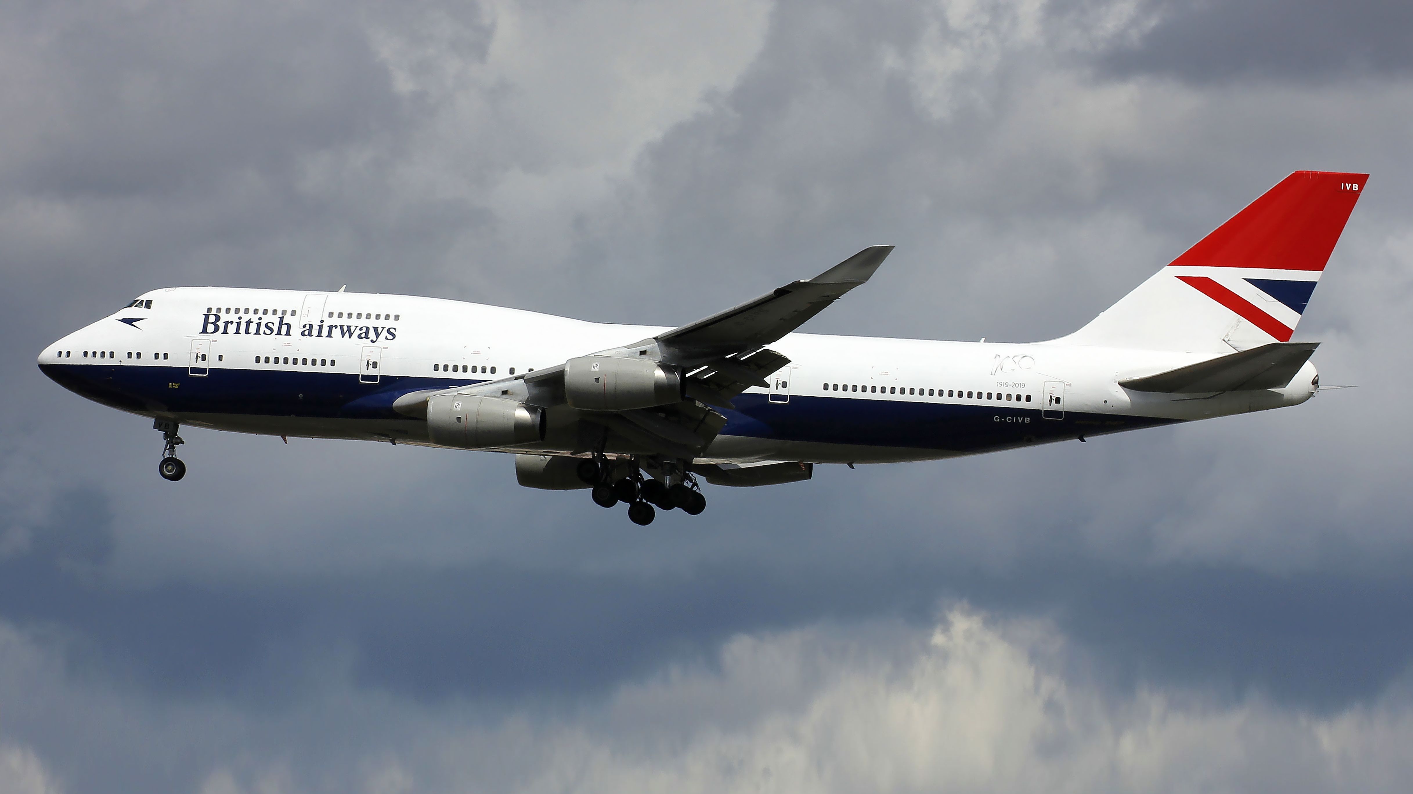 Boeing 747-400 (G-CIVB)