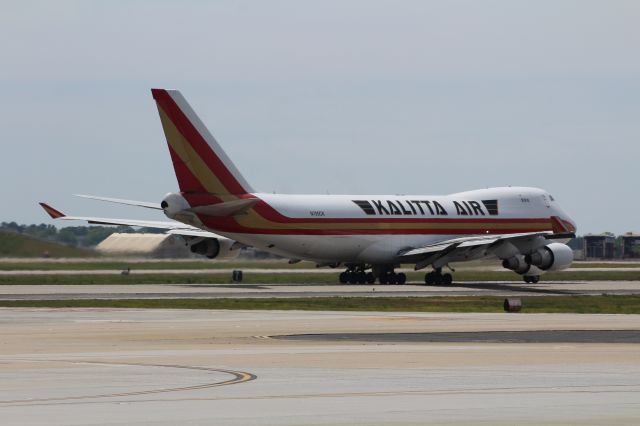 Boeing 747-400 (N705CK)