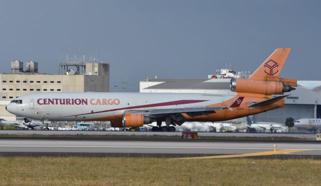 Boeing MD-11 (N986AR)