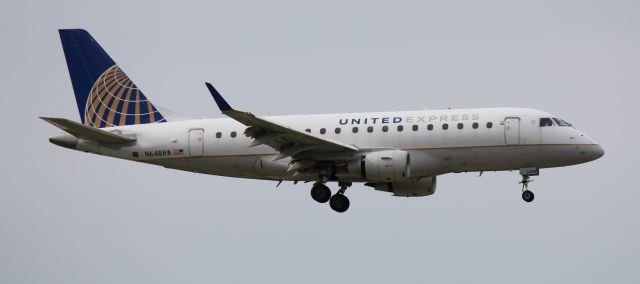 Embraer 170/175 (N648RW) - Landing 10C
