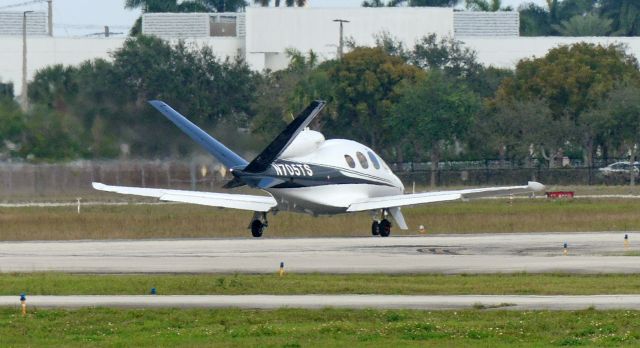 Cirrus Vision SF50 (N705TS) - Takeoff run from Rwy 09.