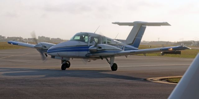 Beechcraft Duchess (N976CA)