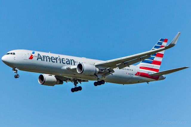 BOEING 767-300 (N347AN) - American Airlines - Boeing 767-323(ER)br /Registration: N347ANbr /br /Miami (MIA) / Campinas (VCP)br /br /Fotografia: Marcelo Luiz