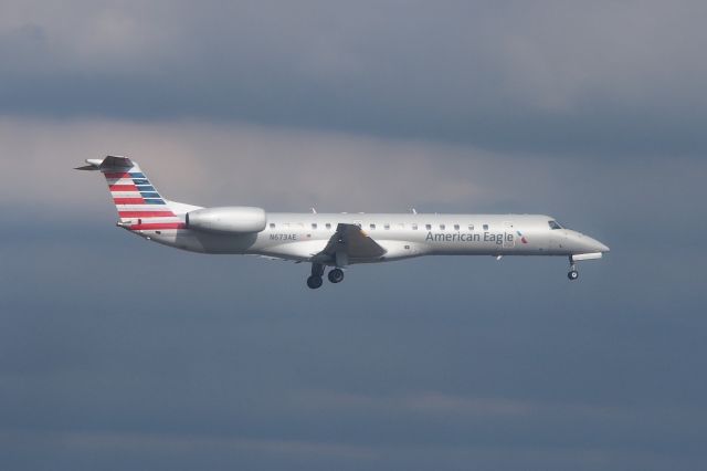 Embraer ERJ-145 (N673AE)