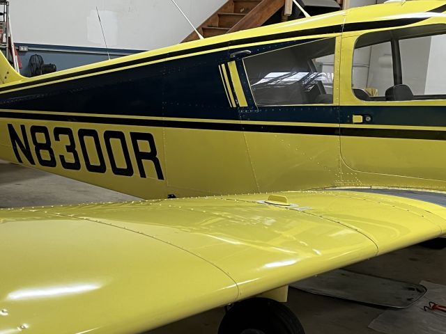 Piper Cherokee (N8300R)