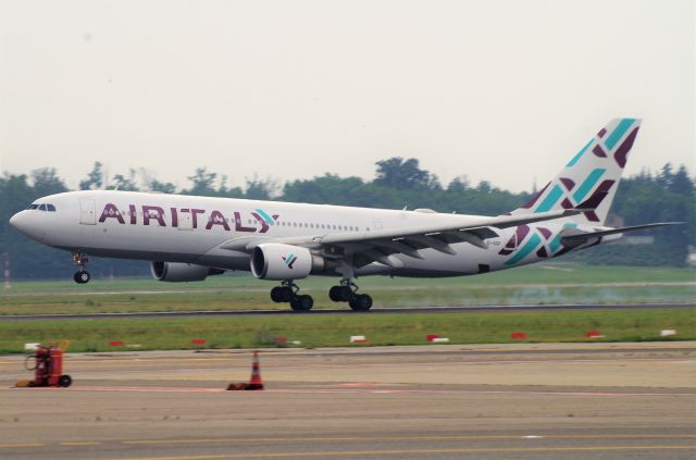 Airbus A330-200 (EI-GGP)