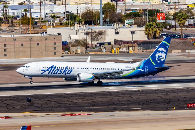 Boeing 737 MAX 9 (N971AK) - An Alaska Airlines 737 MAX 9 landing at PHX on 3/4/23. Taken with a Canon R7 and Canon EF 100-400 L II lens.