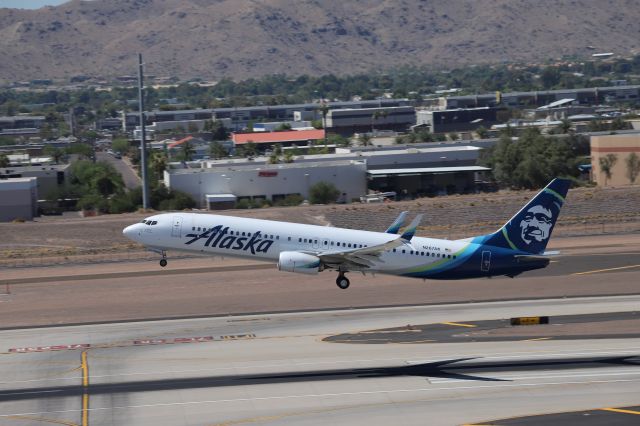 Boeing 737-900 (N267AK)