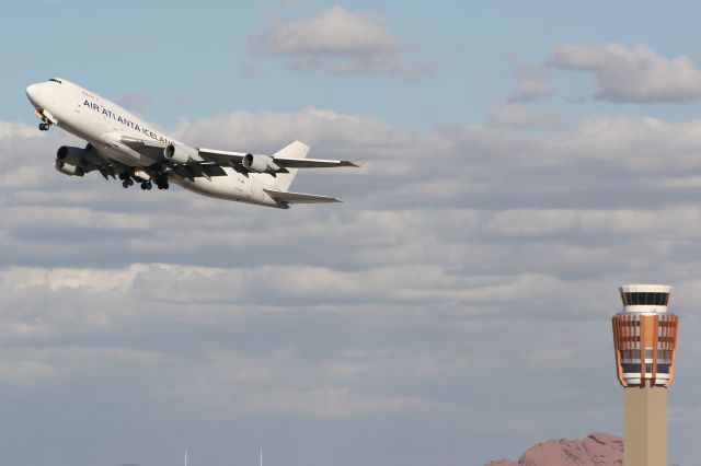 Boeing 747-400 (TF-AMI)