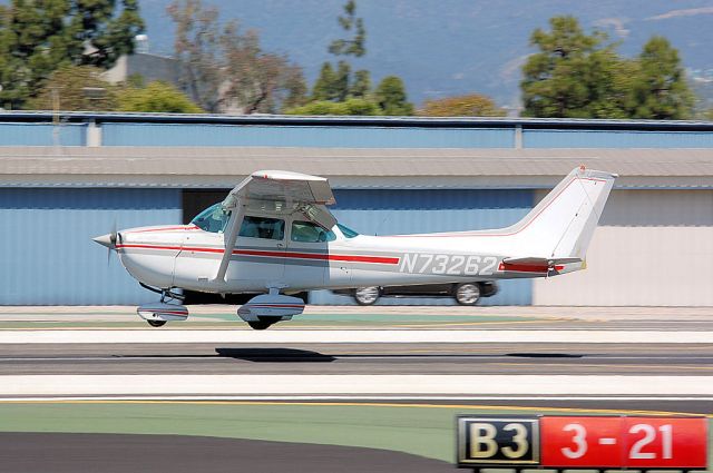 Cessna Skyhawk (N73262)