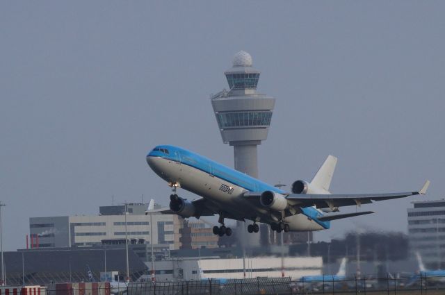 Boeing MD-11 (PH-KCD) - Take-off from EHAM runway 24 of the last ex-KLM MD-11 on its way to Victorville. January 11, 2015. 