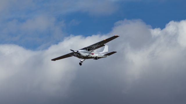 Cessna Skylane (N285CV)