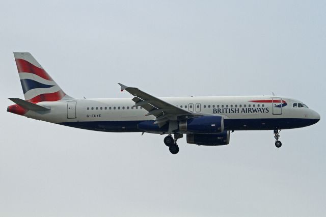 Airbus A320 (G-EUYE)