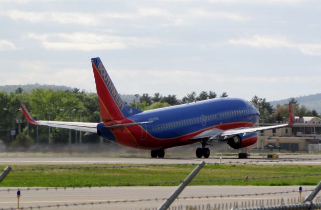 BOEING 737-300 (N359SW)