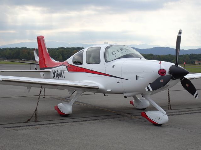 Cirrus SR-22 (N164KX)