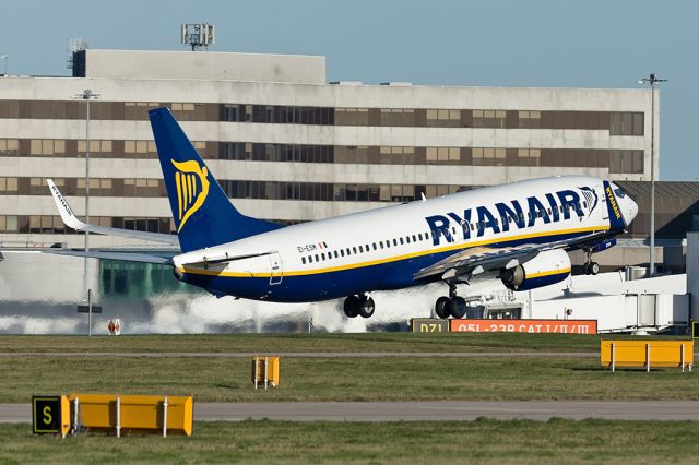 Boeing 737-800 (EI-ESM) - RYR4776 on the 40 minute hop to Shannon