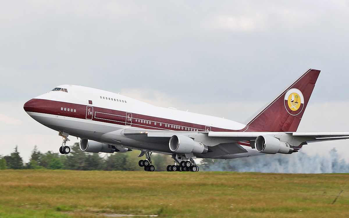 Boeing 747-200 (VP-BAT) - worldwide aircraft holdings b747sp-21 vp-bat landing at shannon from bournemouth 18/5/18.