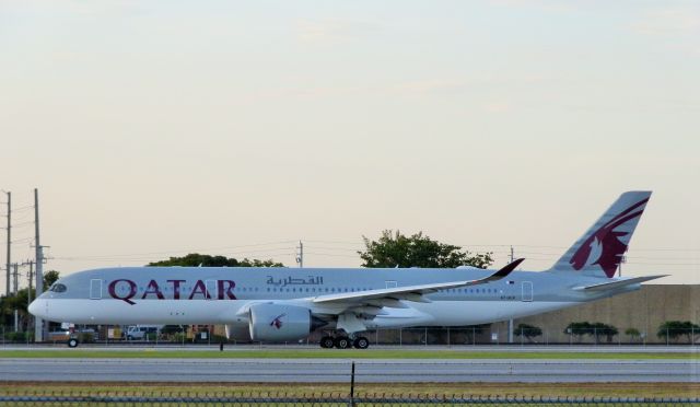Airbus A350-900 (A7-ALR)