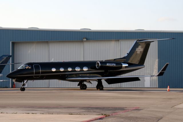 Gulfstream Aerospace Gulfstream 3 (N933PA) - Overnighting on 07-Apr-11 before departing for KLAS.