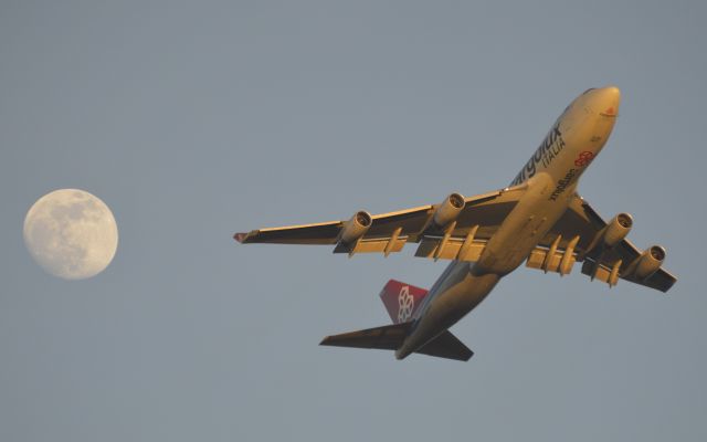 Boeing 747-400 (LX-RCV)