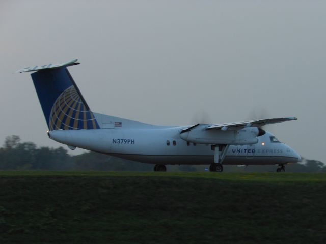 de Havilland Dash 8-200 (N379PH)