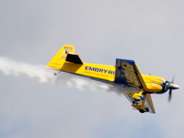 EXTRA EA-300 (N580GP) - Oshkosh 2013!