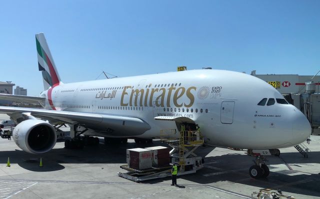 Airbus A380-800 —