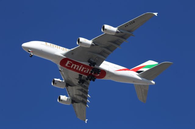 Airbus A380-800 (A6-EEM)