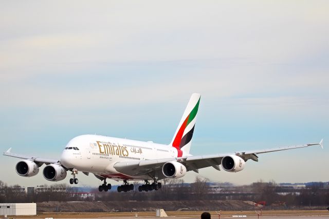 Airbus A380-800 —