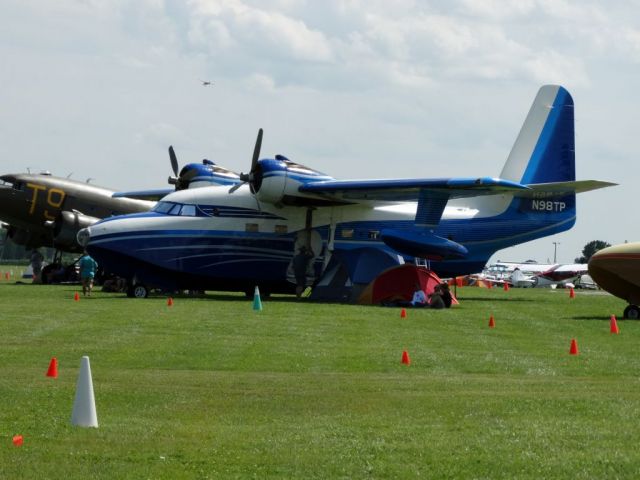 Grumman HU-16 Albatross (N98TP)