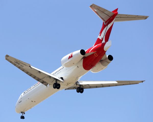 Boeing 717-200 (VH-NXE) - QANTAS Link, B712, approaches runway 16 at YMML.